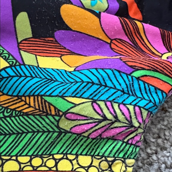 Colorful Patterned speedo - Picture 4 of 4